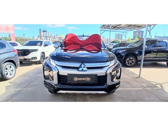 MITSUBISHI L200 TRITON 2.4 16V TURBO DIESEL SPORT HPE CD 4P 4X4 AUTOMÁTICO MITSUBISHI L200 TRITON 2.4 16V TURBO DIESEL SPORT HPE CD 4P 4X4 AUTOMÁTICO